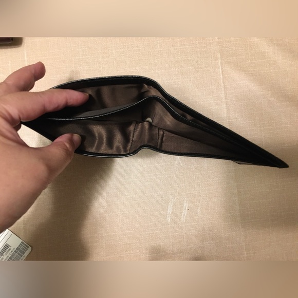 RICHCLAD Leather Black Wallet - Picture 4 of 7